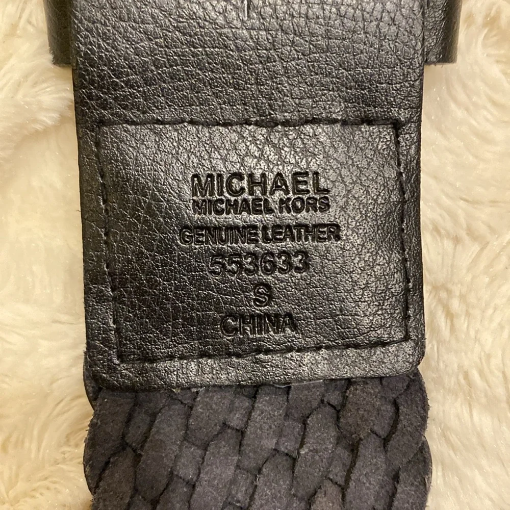 EUC Michael Kors #553633 leather belt 41 inches long with buckle.